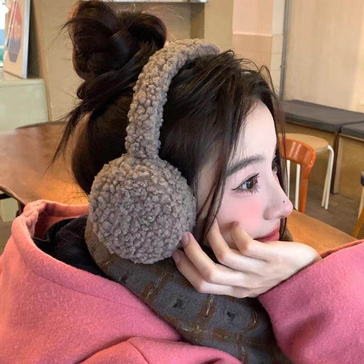 Paraorecchie in peluche minima - Winter Clothing Earmuffs recensione e prezzo