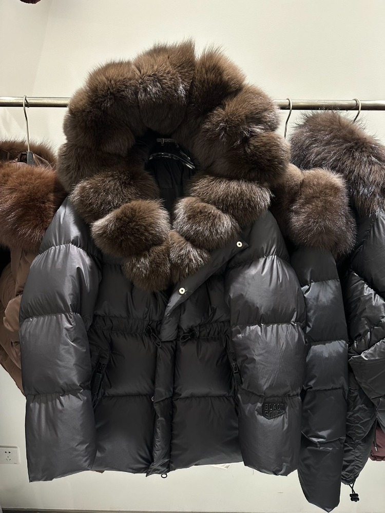 Giacca in pelliccia di realtà  - Winter Clothing Store recensione e prezzo