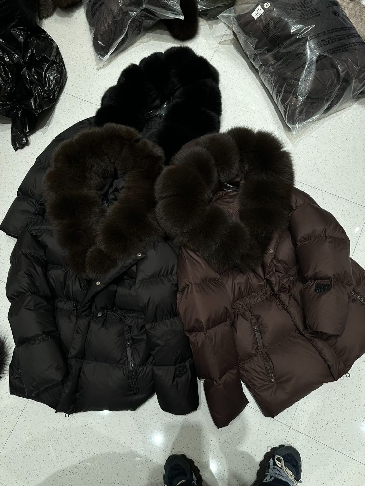 Giacca in pelliccia di realtà  - Winter Clothing Store recensione e prezzo