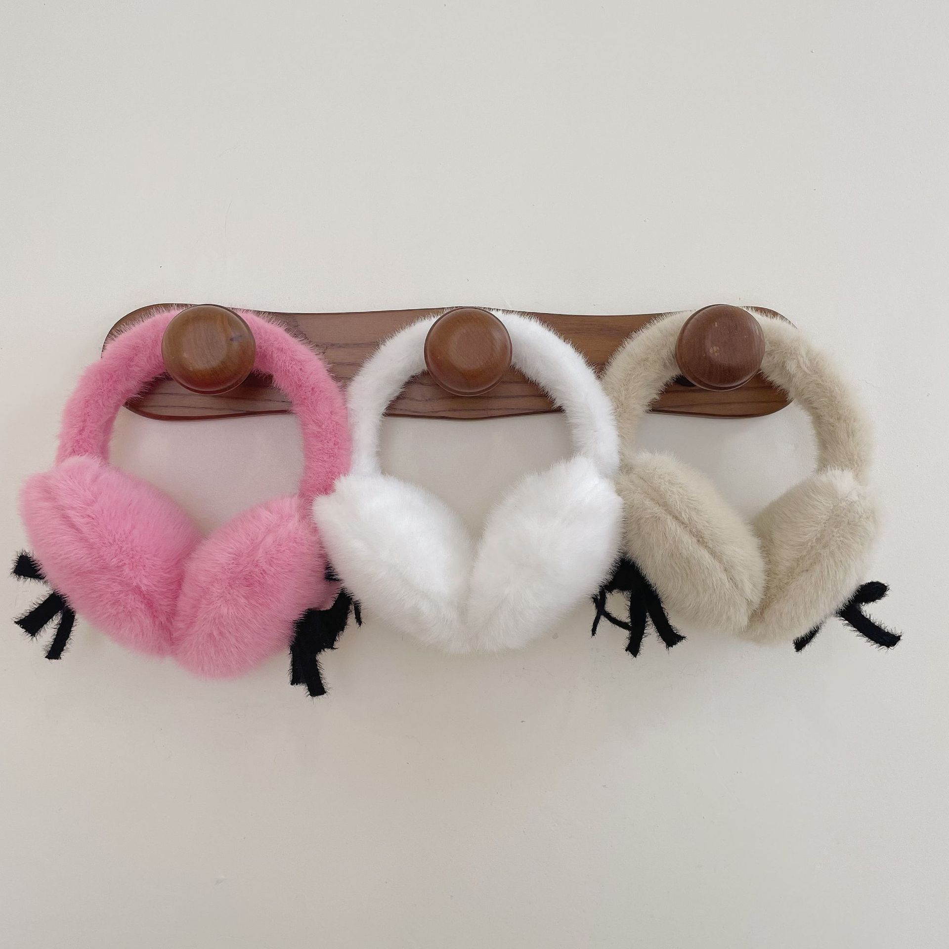 2025 Popolare Paraorecchie a f - Winter Clothing Earmuffs recensione e prezzo